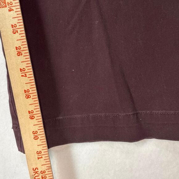 Lands' End Women Sz 10 Burgundy Mid Rise Flat Front Straight Fit 2 Chino Pant - Picture 4 of 9